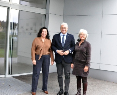 {c_pb_item_image_alt_text}