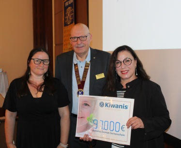 Rekordspendensumme der Kiwanis Clubs Österreich und externer Sponsoren für das Autismuszentrum Sonnenschein-